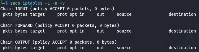 Capture d'écran de la sortie de iptables -L -n -v montrant Policy ACCEPT